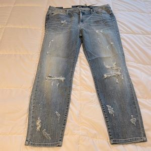 Judy Blue Relaxed fit Jean. 1XL NWT. Similar to 15 or 14W